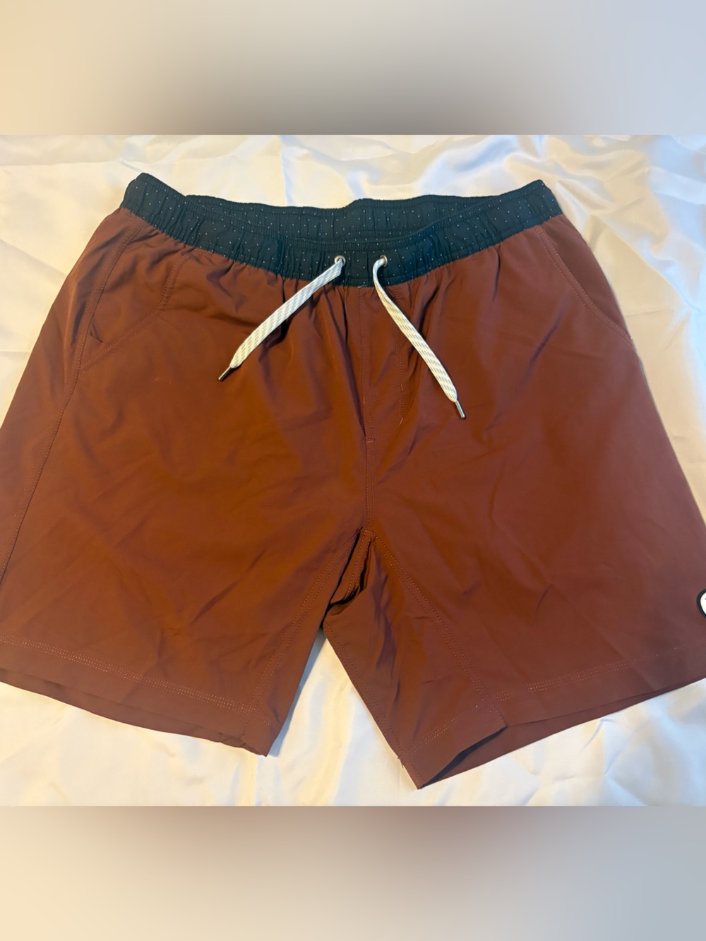 Vuori Men's Lined Kore Short Rust Brown Elastic Waist Drawstring Athletic Shorts